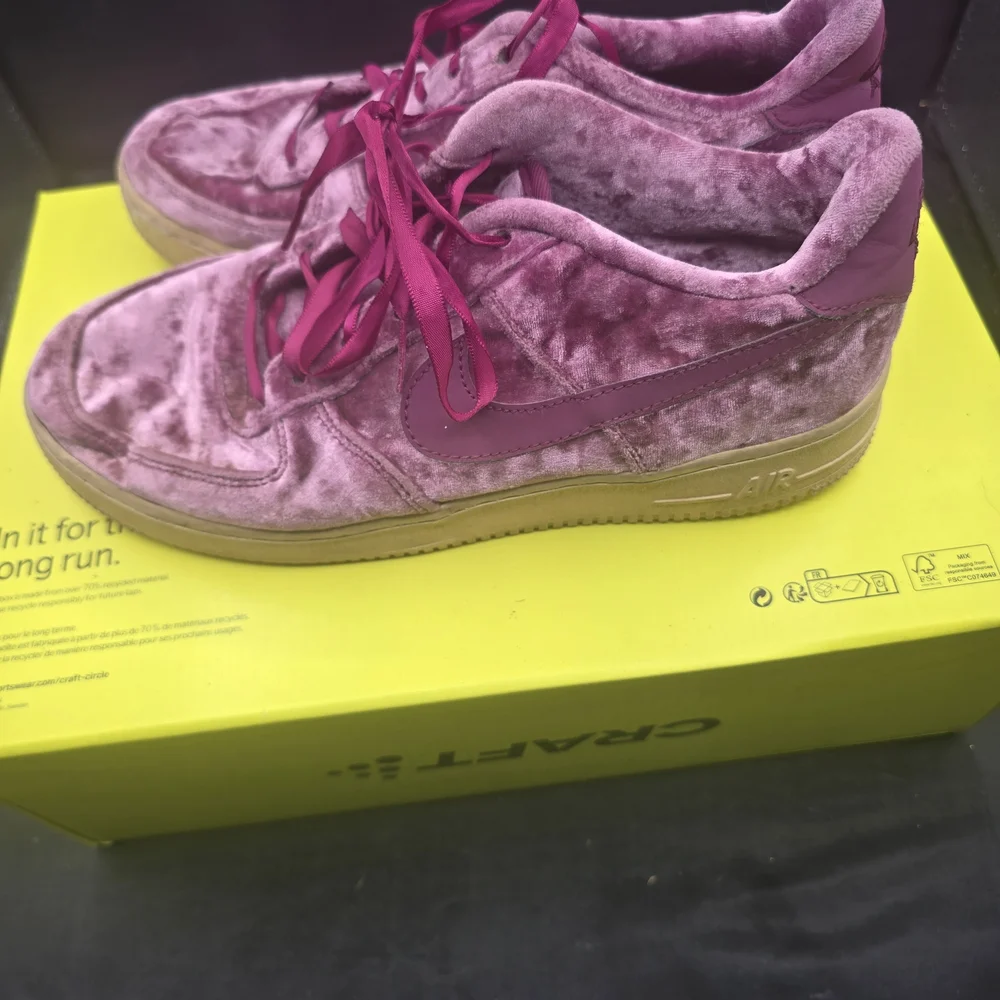 Nike‎ Women's Sneakers in Velvet Pink